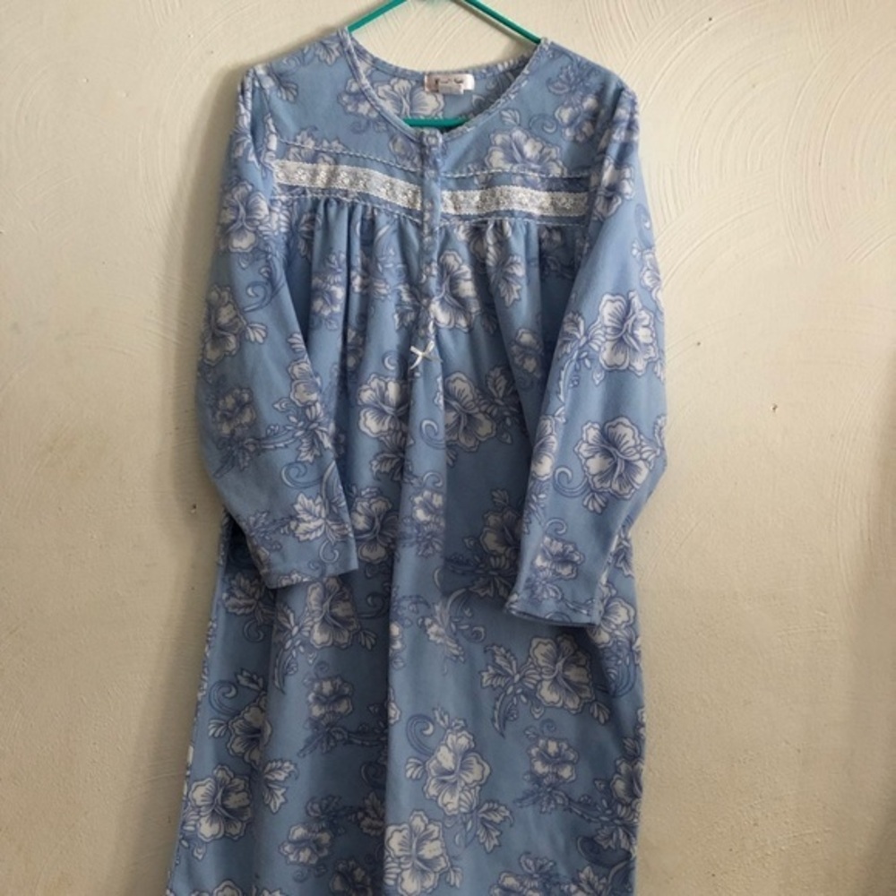 Casual‎ Night Night Gown Women’s Size Large Blue Pull Over Floral GrannyCore